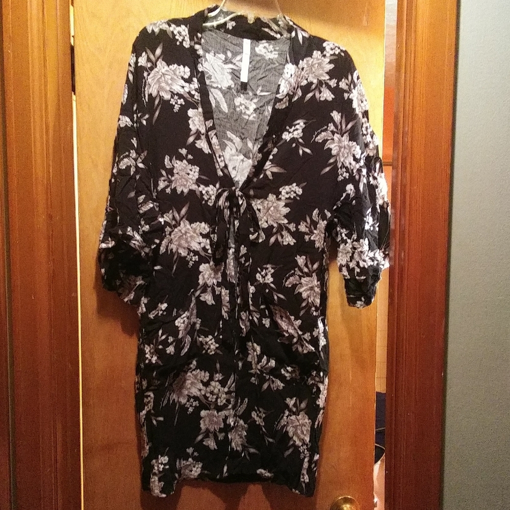 Spiritual Gangster Black and White Floral Kimono / Coverup